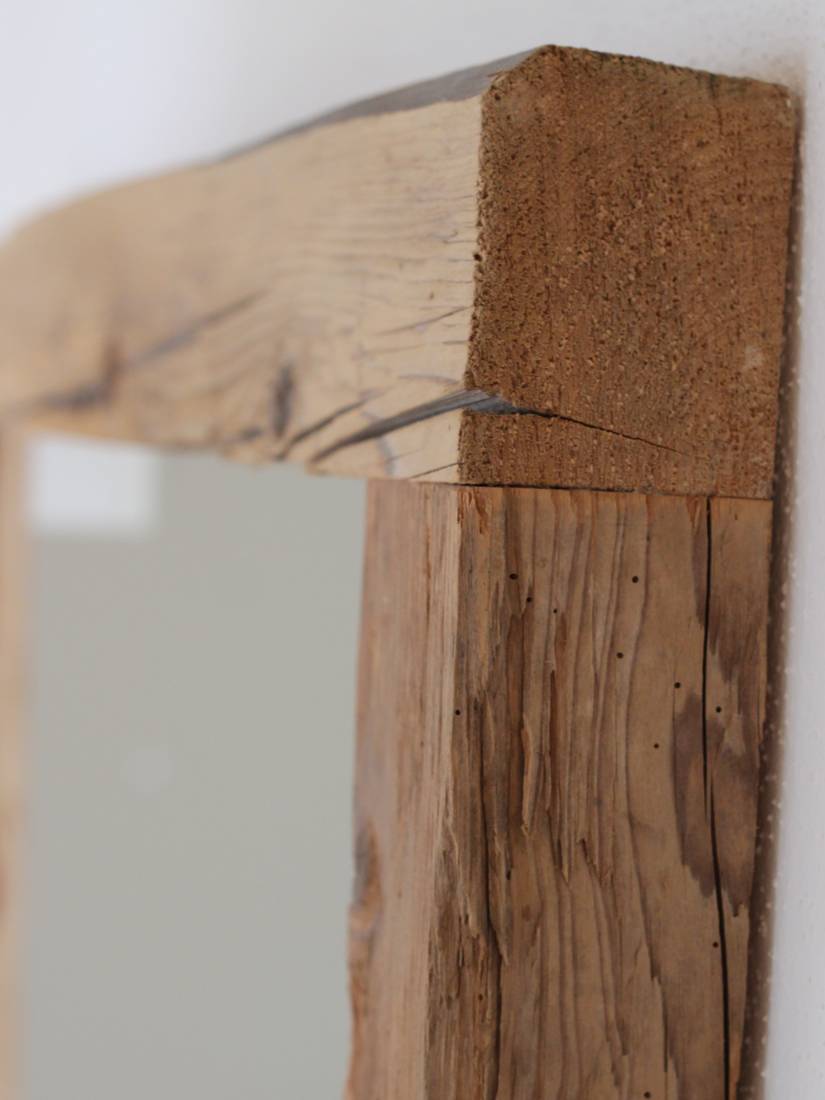 Antikes Holz oder rustikales Altholz. So entsteht ein Unikat.